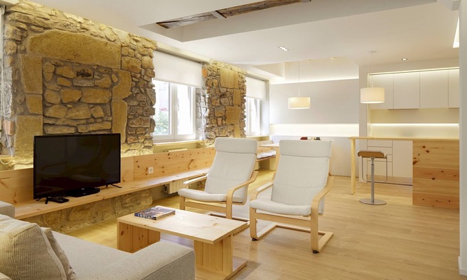 Old Town Apartment | Santa María by FeelFree Rentals