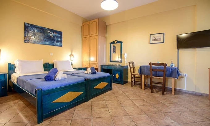 Megalochori Apartment | Santorious Cavehouse