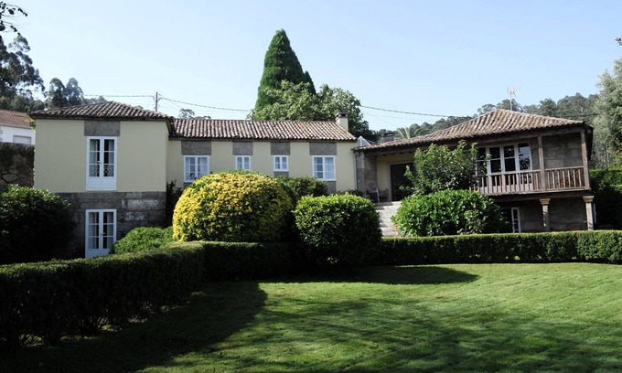 Quintans House | Sanxenxo: Family country house with 6 bedrooms and six bathrooms