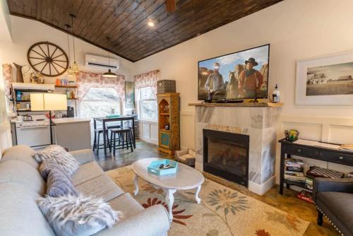 Blowing Rock House | Sarah Janes Cottage at Doe Creek