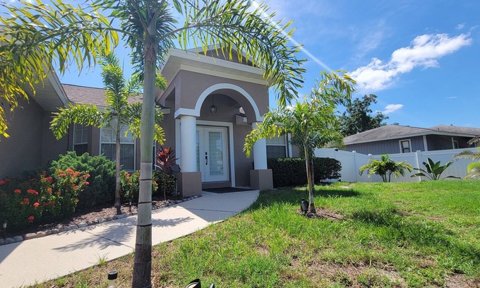 Vamo House | Sarasota home in the Heart of the Gulfs most beautiful beaches.
