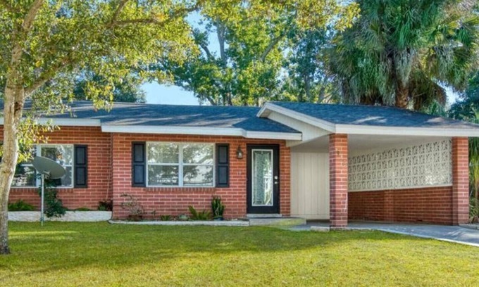 Indian Beach Sapphire Shores House | Sarasota-Indian Beach Zen Home (private-pet friendly)