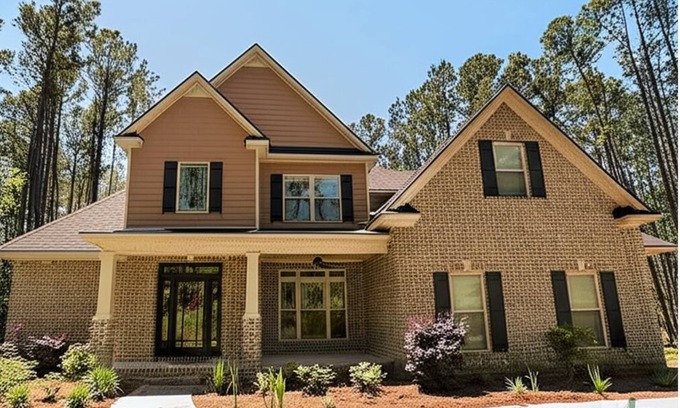 Fleming House | SASA Deer Lodge Superb 6-bedroom house with AC in Richmond Hill Georgia