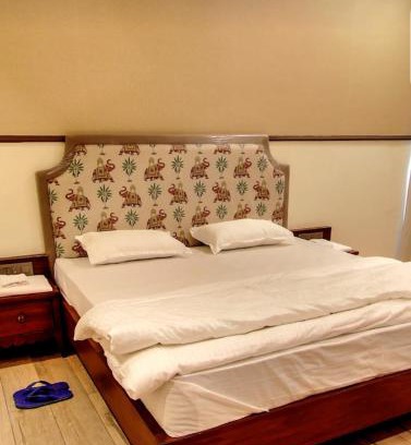 Rau Hotel | Satvik Hotel And Restaurant