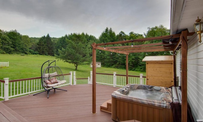 Coudersport House | Sauna, Spa and Stargazing Coudersport Home!