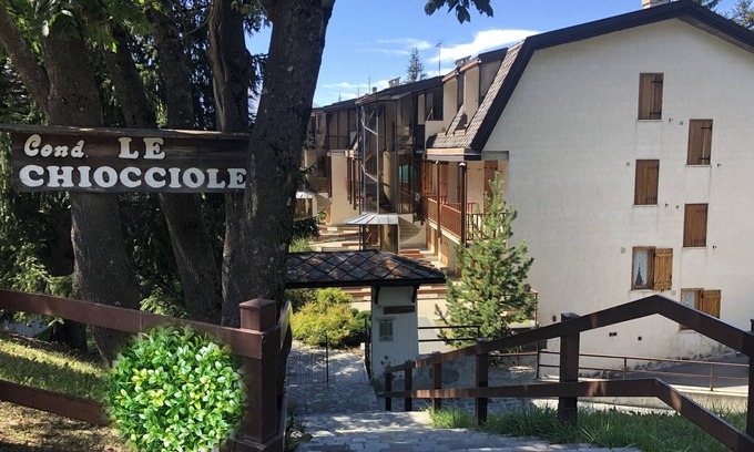 Sauze d'Oulx Apartment | Sauze D'Oulx Apartment sleeps 6 with garden.