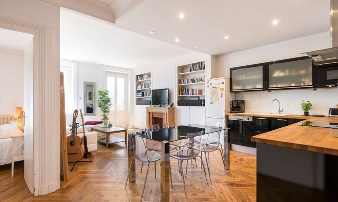 Voltaire - Saint Amour Apartment | ★ SAXE & THE CITY ★ 90m², 1 to 8, Balcony with Fourvière view, Central LYON ❤️