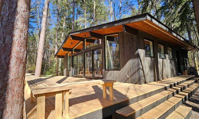 Williamsburg House | Sayler Park Cottage 30 DAY RENTAL MINIMUM