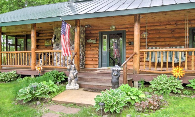 Holcombe House | Scenic Cabin on 2 Acres Near Lake Holcombe Marina!