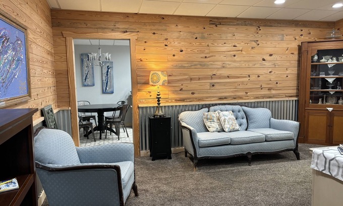Amelia Court House Apartment | Scenic Countryside Condo