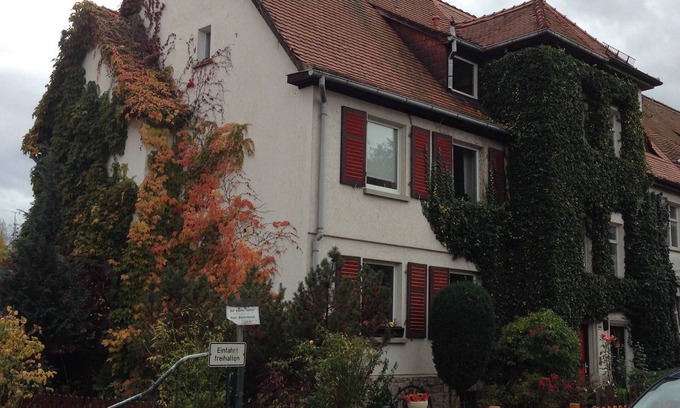 Ilversgehofen Apartment | Schöne Dachwohnung mit Klimaanlage in der Tiergartensiedlung