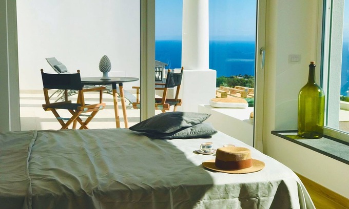 Pianoconte House | Sciara Eolie luxury apartment with Jacuzzi