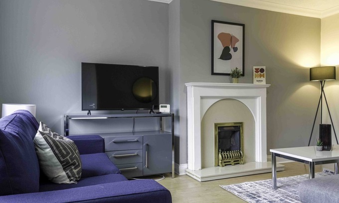 Larkhall House | Scotia House - Sleeps 5