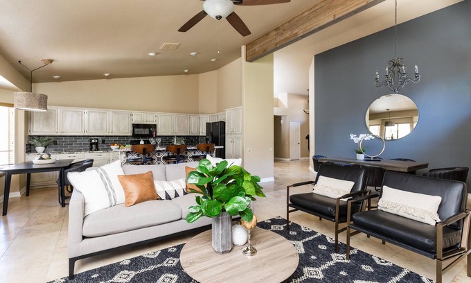 Paradise Park Vista Cottage | Scottsdale Oasis-saltwater Pool & Putting Green