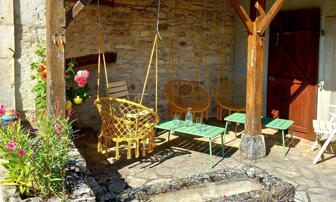 Vaylats House | Se Réunir Dans le Lot, Maison en Pierre, Piscine