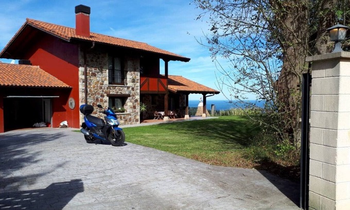 Ispaster House | Sea and Mountain, villa in Lekeitio