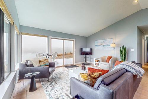 Albion House | Sea Breeze