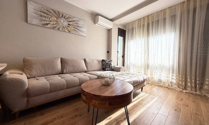 Varna City Centre Apartment | Sea garden luxury apartments wifi