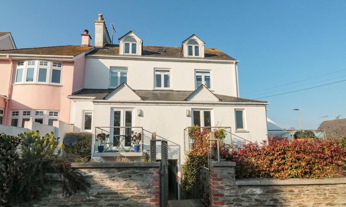 Stoke Fleming Apartment | SEA GEM, pet friendly, country holiday cottage in Stoke Fleming