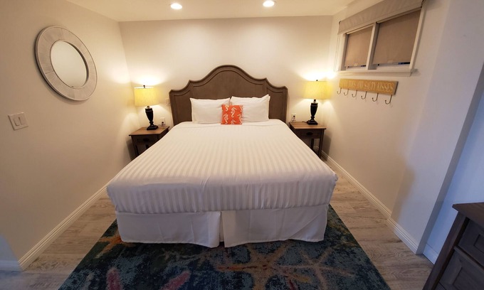 San Clemente Apartment | Sea Horse Resort - Villa Ocean Front One Bed Ste - King Deluxe [2. 3}