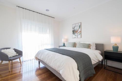 Dromana House | Sea Quinn Escape - Steps to Dromana Beach and Dining