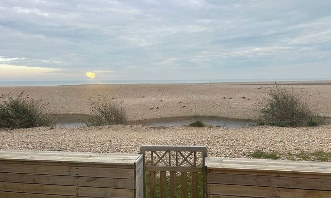 Pagham House | Sea Urchins Bungalow on Pagham Beachfront sleeps up to 8, Pet Friendly