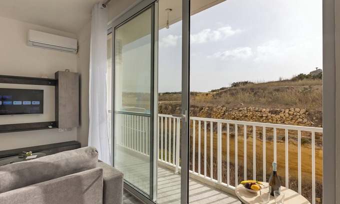 Marsalforn Apartment | Sea & Valley Riva Court Apt Marsalforn, Marsalforn Iz-Zebbug, Malta