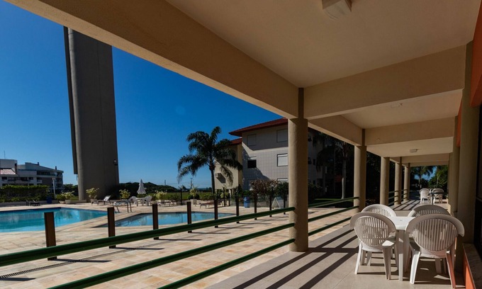 Ingleses Norte Apartment | Sea View at Gaivotas, Pool and Courts GX0355