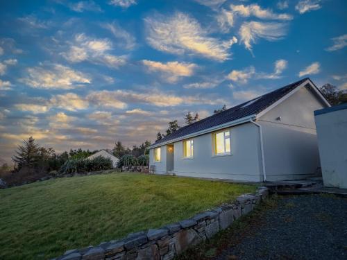 Tullycross House | Sea view cottage