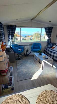 Prestonpans Resort | Sea view holiday home with accessible ramp and WiFi