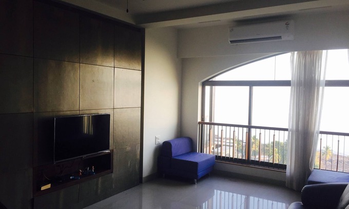 Vainguinim Apartment | Sea view private apartment at dona paula