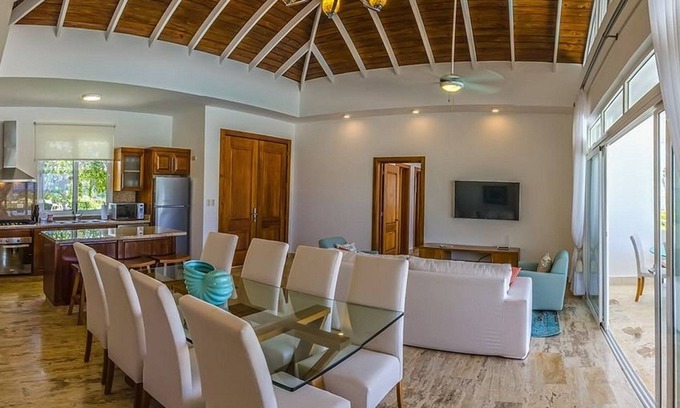 Playa Chiquita Villa | Sea-views 3BD villa on sandy beach, private pool & golf cart, gym/tennis!