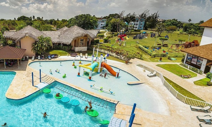 Playa Chiquita Villa | Sea-views 4BD villa on sandy beach, private pool & golf cart, gym/tennis!