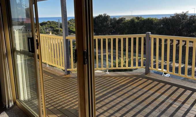 Preston Beach House | 🏖️ SEA VIEWS & SUNSETS @ DEJA VIEW, PRESTON BEACH - SLEEPS 12