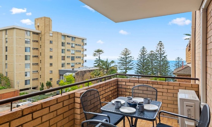 Wollongong CBD Apartment | Sea Vista Escape A Charming Waterside Stay