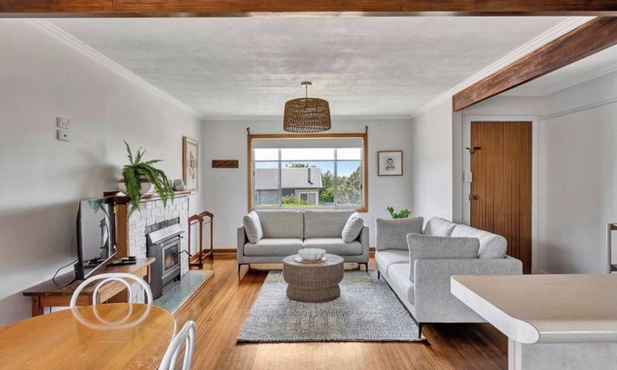Penguin House | Seabreeze Escape: Your Next Coastal Getaway