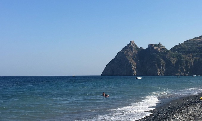 Sant'Alessio Siculo Villa | Seafront villa