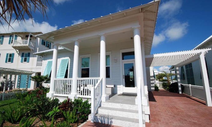 South Padre Island House | Seaglass Cottage - Private home at The Shores home