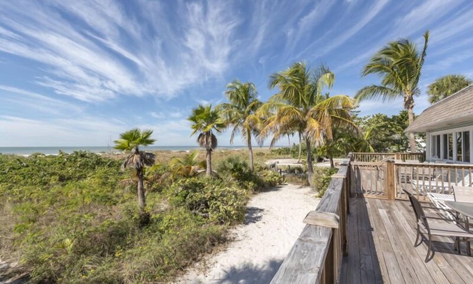 Mid Island House | Seagull Duplex Beachfront with Heated Pool