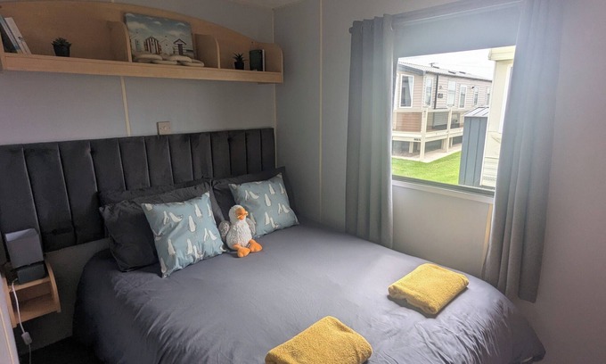 Anderby Creek Cabin | Seagulls Rest - Dog Friendly - Close to the Beach