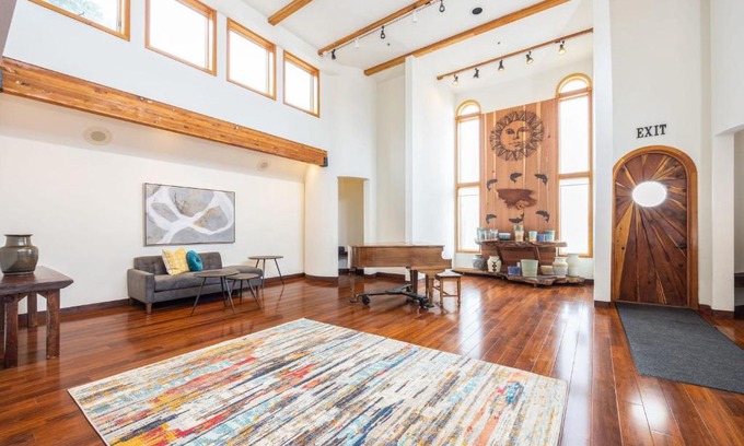 El Granada Villa | Seaside Art Gallery Loft Inspire Your Creativity with Breathtaking Views!