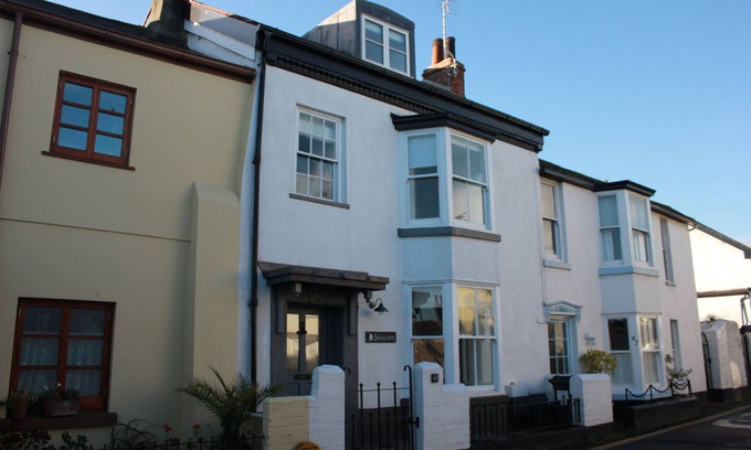 Shaldon Cottage | Seaside Cottage sleeping 6 people, Pet friendly, just 50 mtrs from waters edge
