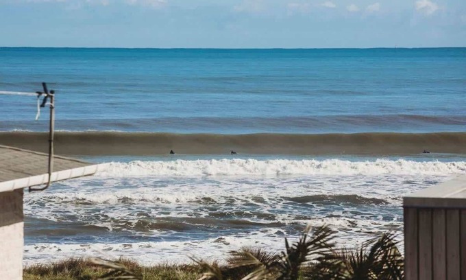 Rewa House | Seaside Family Bach in New Plymouth