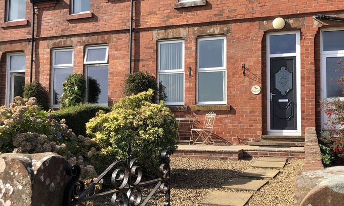 Powfoot House | Seaside holiday cottage on Solway Coast, Dumfries & Galloway