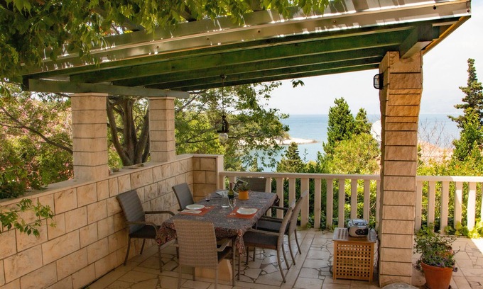 Splitska House | Seaside holiday house Splitska, Brač (K-5668)