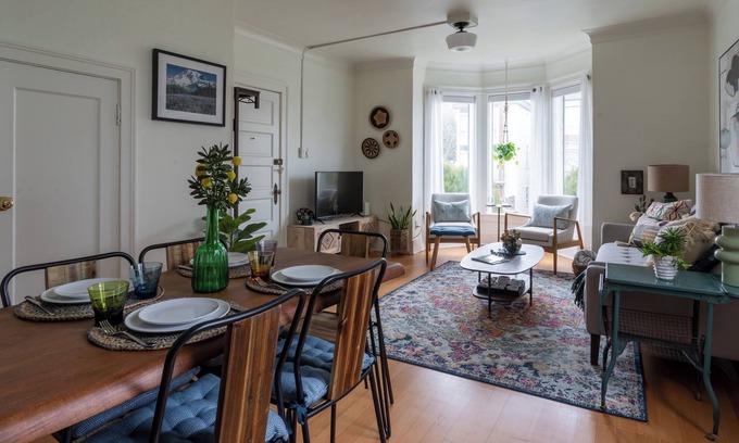 Ballard House | Seattle/Ballard Modern 2 bedroom home, close to all Seattle tourist attractions!