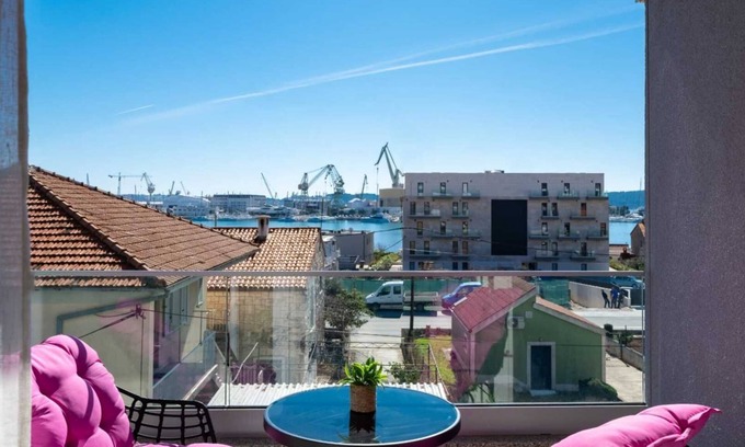 Trogir Apartment | Seaview apartment Lana