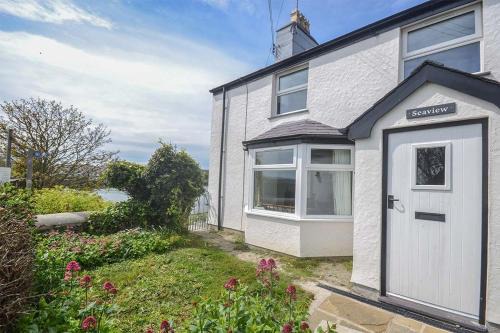 Caergeiliog House | Seaview