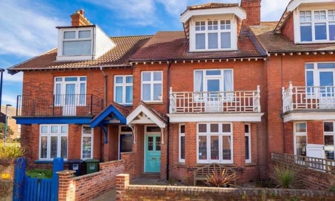 Sheringham House | Seaview Villa 5* luxurious accommodation near the beach