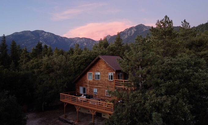 Idyllwild House | Secluded 1 acre Mountain Home - Hot Tub, 3 Decks & Direct National Forest Access